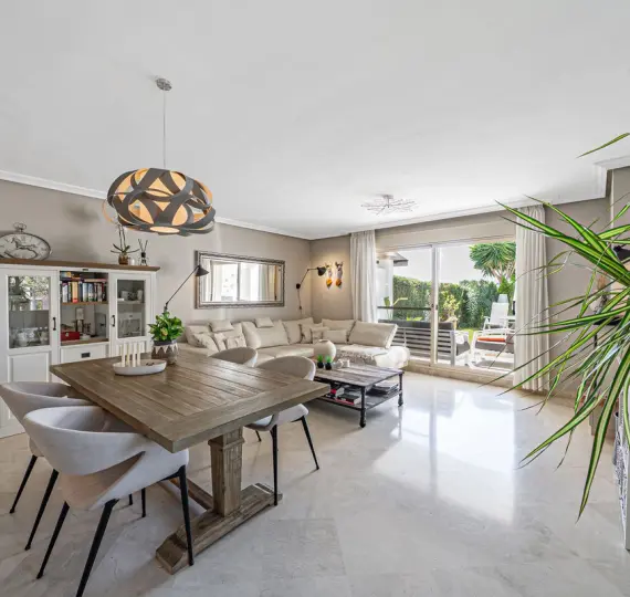 Sale of semi-detached house in Estepona