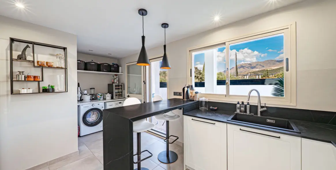 Sale of semi-detached house in Estepona 4