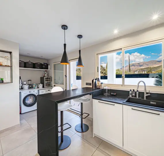 Sale of semi-detached house in Estepona