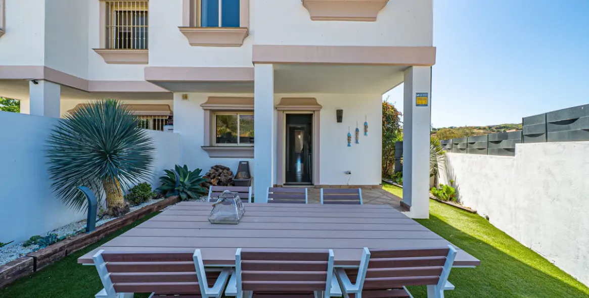 Sale of semi-detached house in Estepona 9