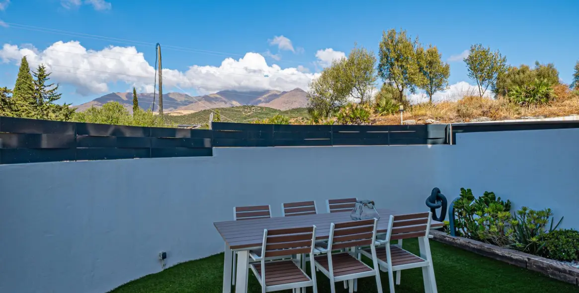 Sale of semi-detached house in Estepona 10