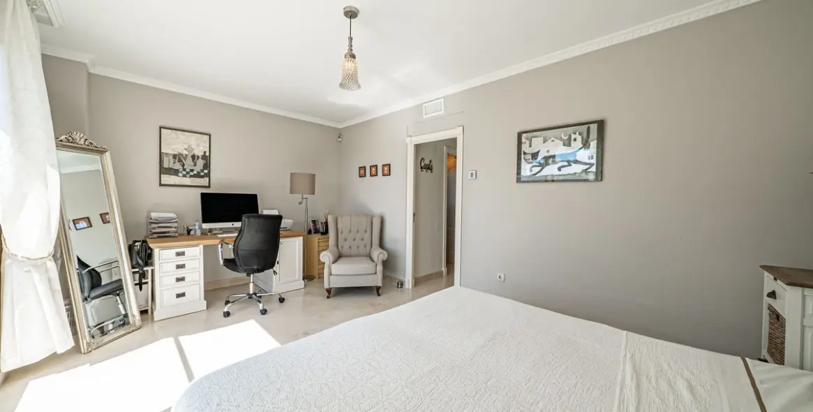 Sale of semi-detached house in Estepona 15