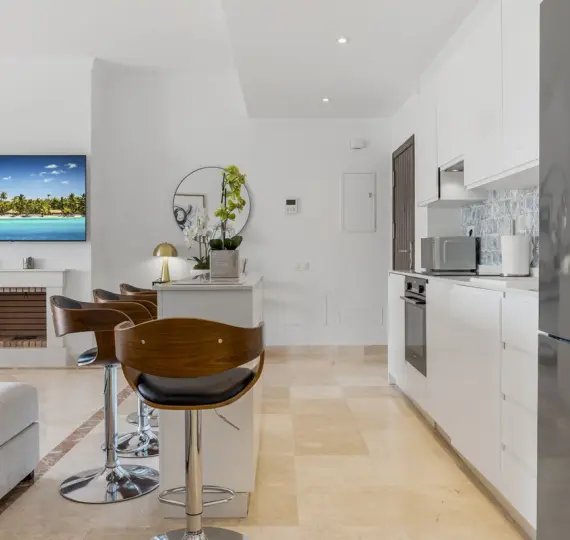 Sale of ground floor apartment in Benahavís