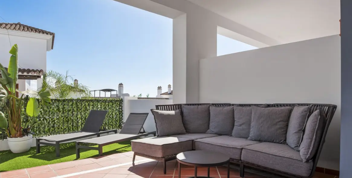 Sale of ground floor apartment in Benahavís 8