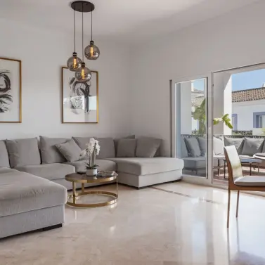 Sale of ground floor apartment in Benahavís