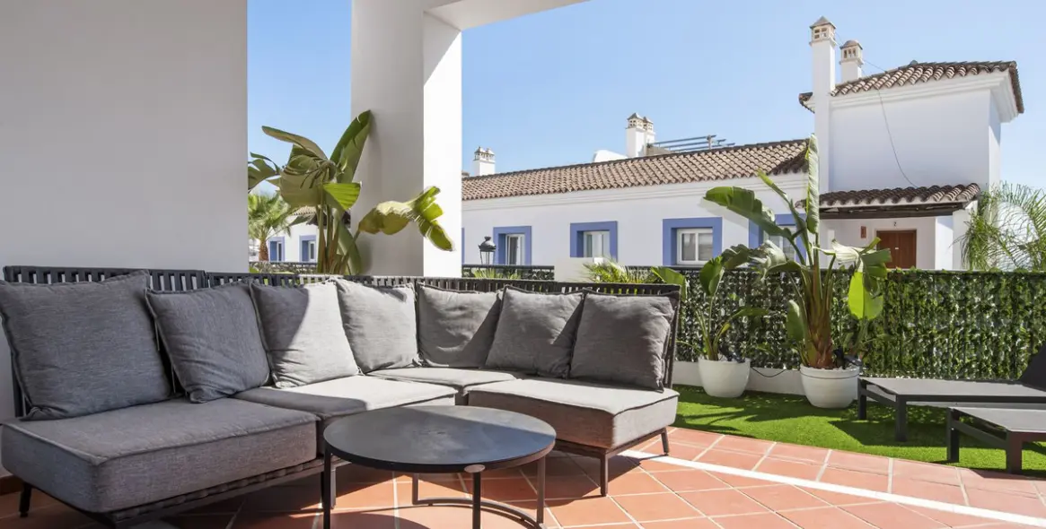 Sale of ground floor apartment in Benahavís 9