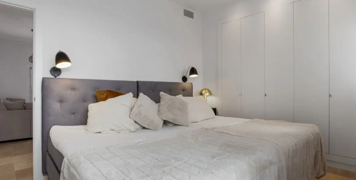 Sale of ground floor apartment in Benahavís 13