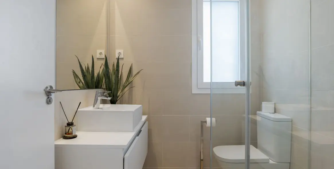 Sale of ground floor apartment in Benahavís 15