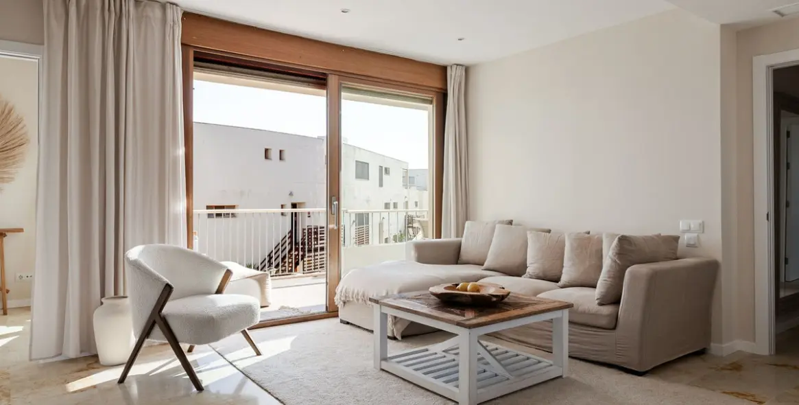 Продажа апартаментов на среднем этаже в Altos de los Monteros 9