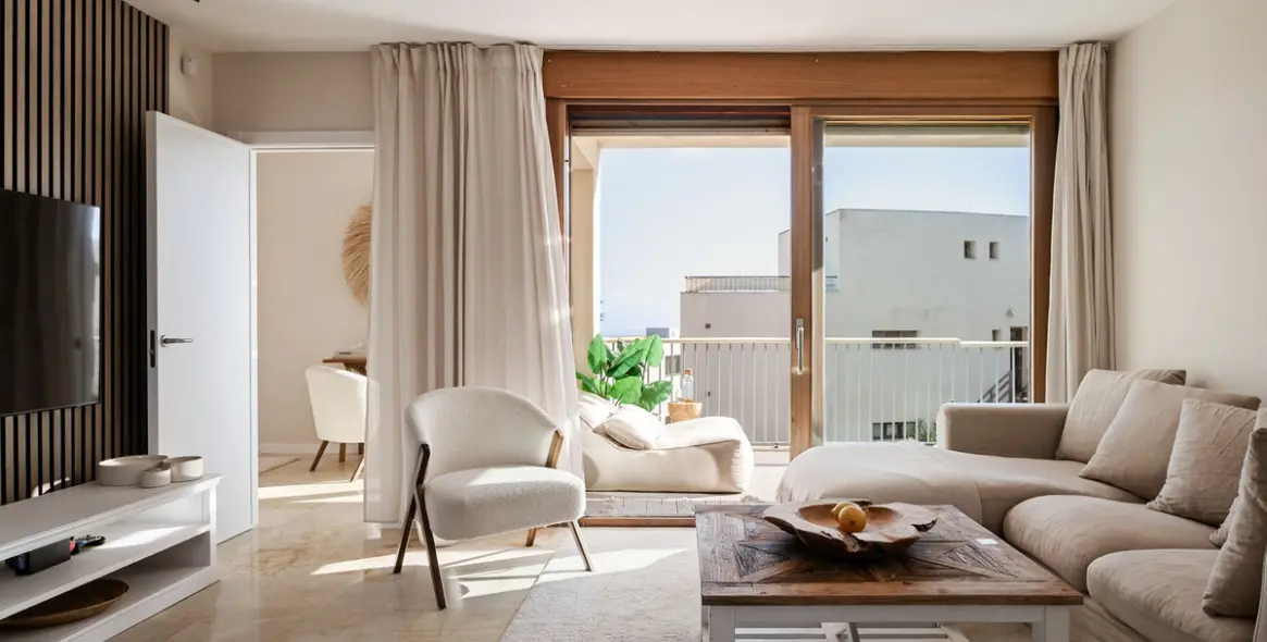 Продажа апартаментов на среднем этаже в Altos de los Monteros 10