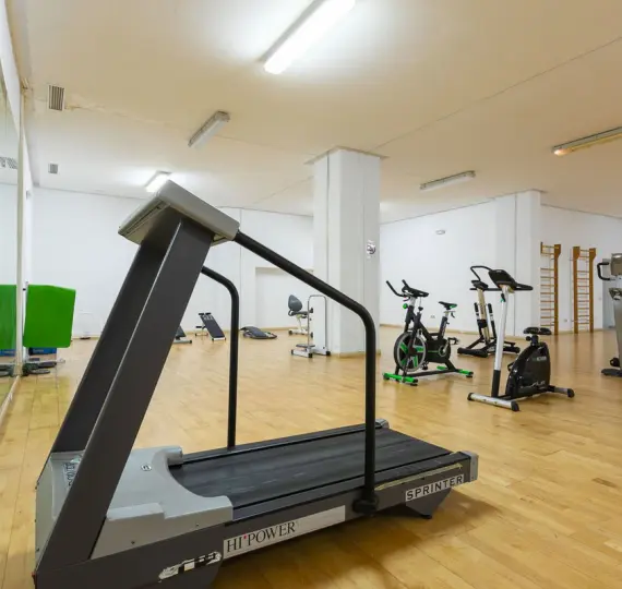 Sale of middle floor apartment in Puerto Banús