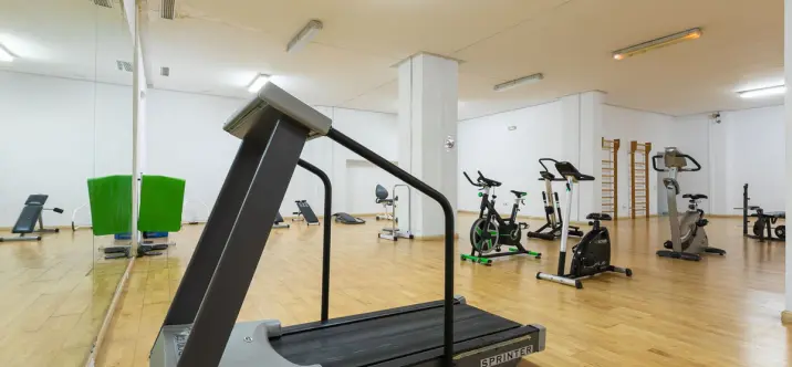 Sale of middle floor apartment in Puerto Banús 3