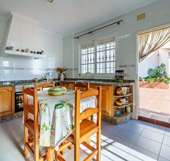 Sale of detached villa in Ciudad Jardín