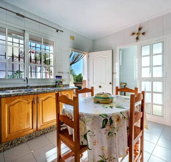 Sale of detached villa in Ciudad Jardín