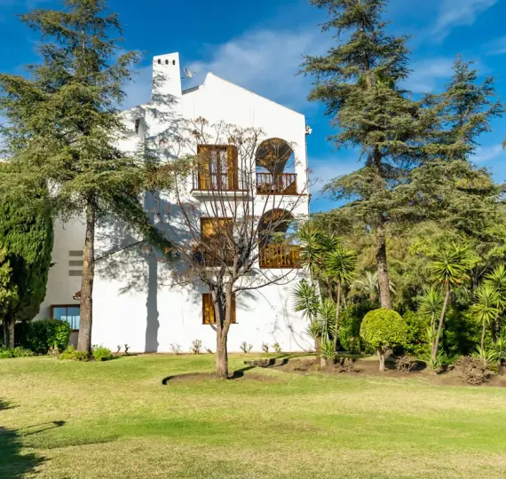 Sale of ground floor apartment in Nueva Andalucía