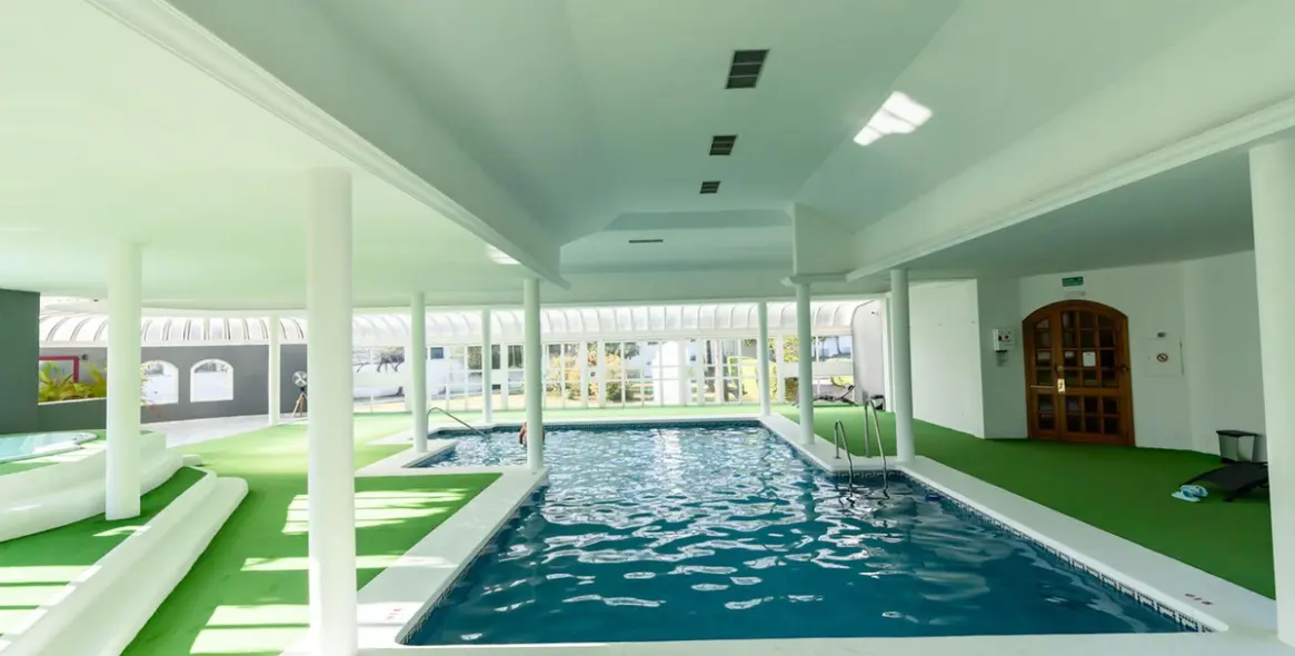 Продажа апартаментов на первом этаже в Nueva Andalucía 30