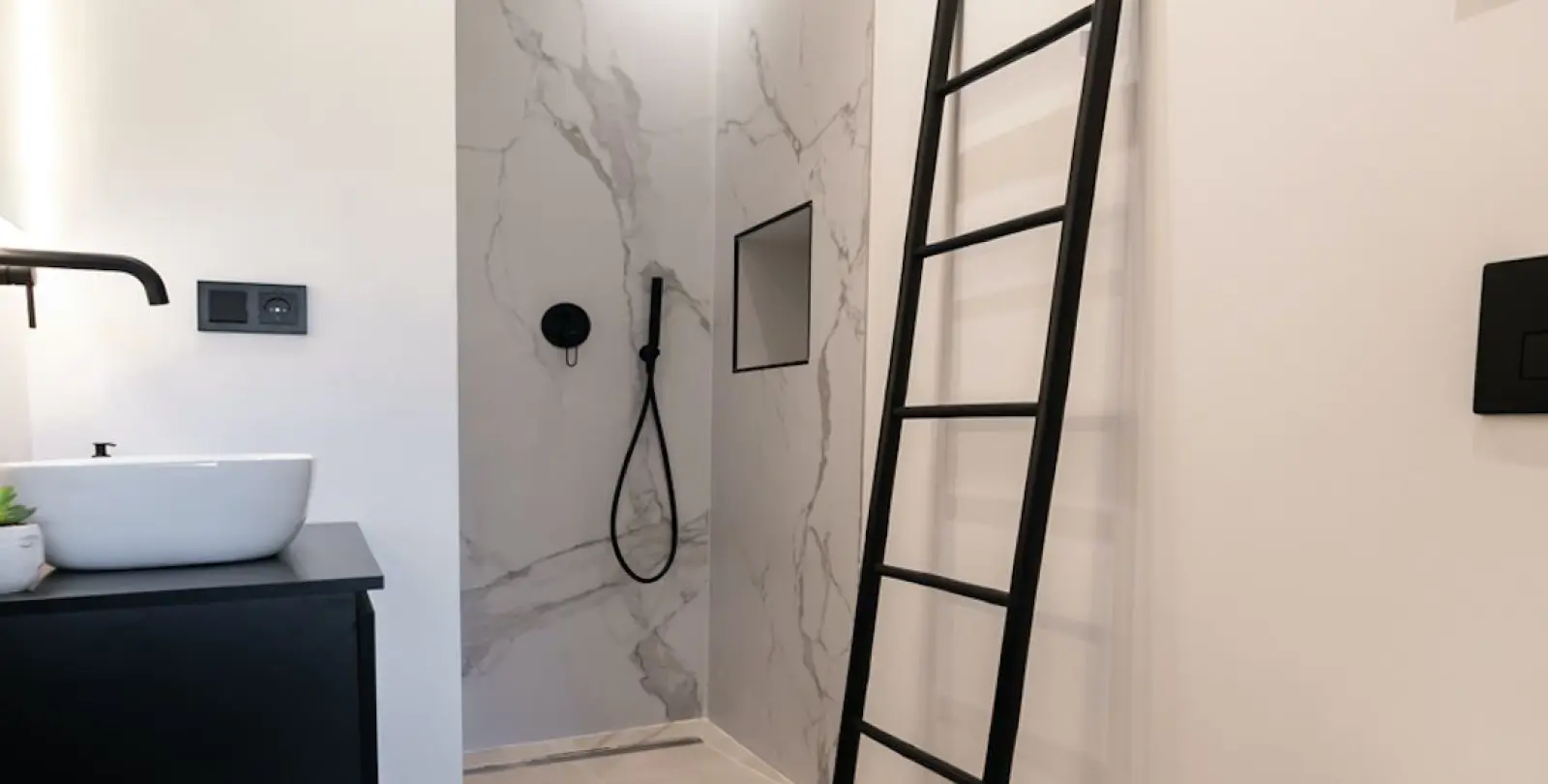 Sale of ground floor apartment in Nueva Andalucía 26