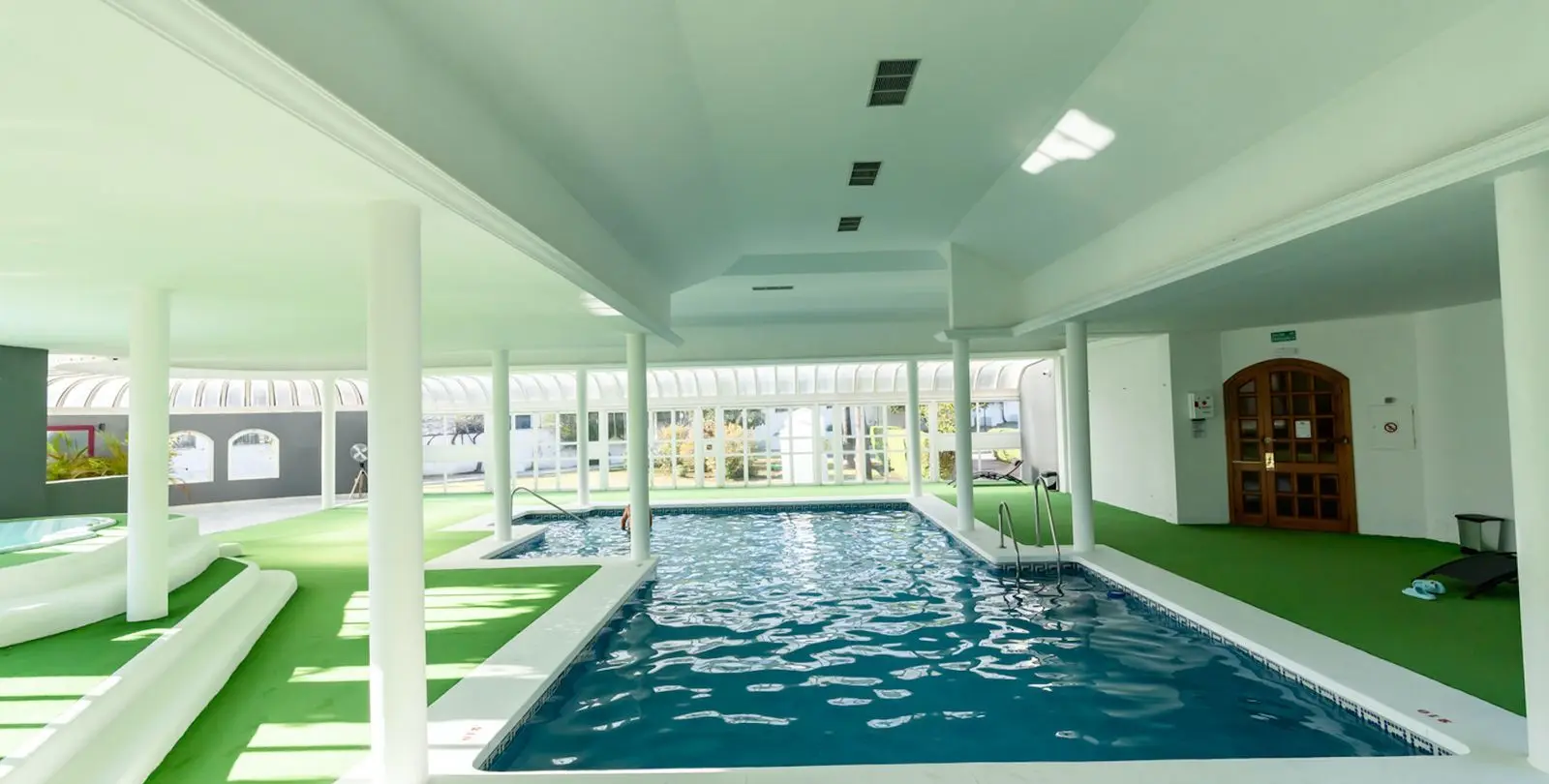 Sale of ground floor apartment in Nueva Andalucía 30