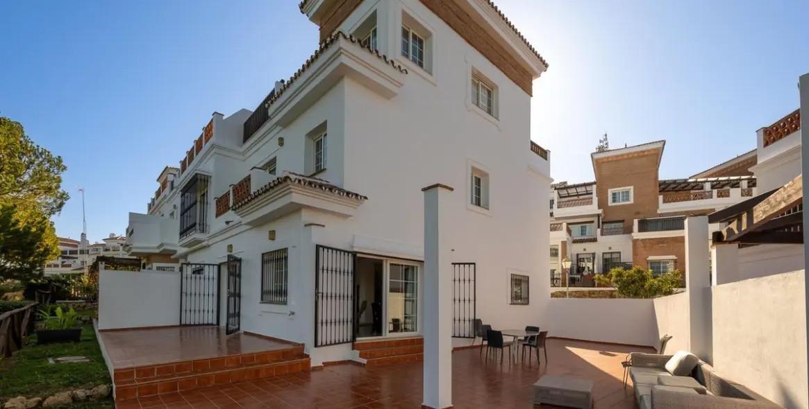 Продажа таунхауса в Alhaurín de la Torre 2