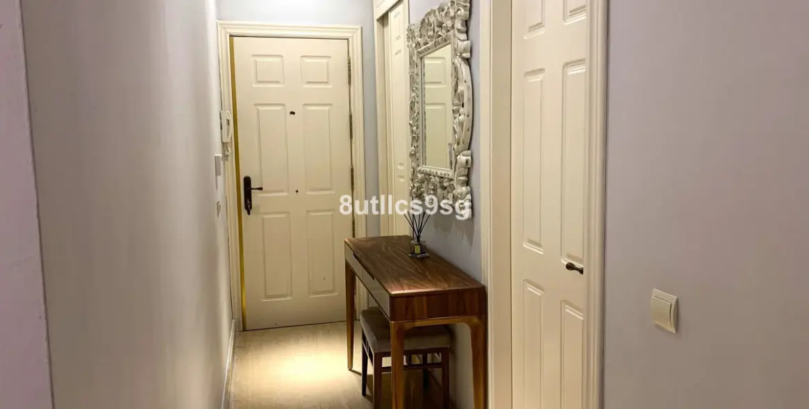 Sale of middle floor apartment in Estepona 3