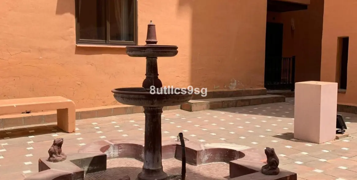 Sale of middle floor apartment in Estepona 14