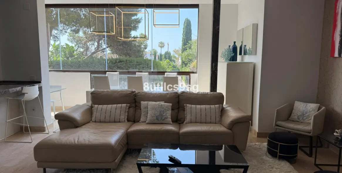 Sale of middle floor apartment in Estepona 21
