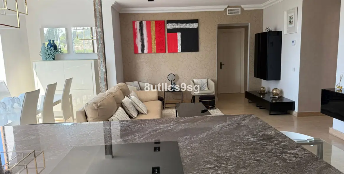 Sale of middle floor apartment in Estepona 23