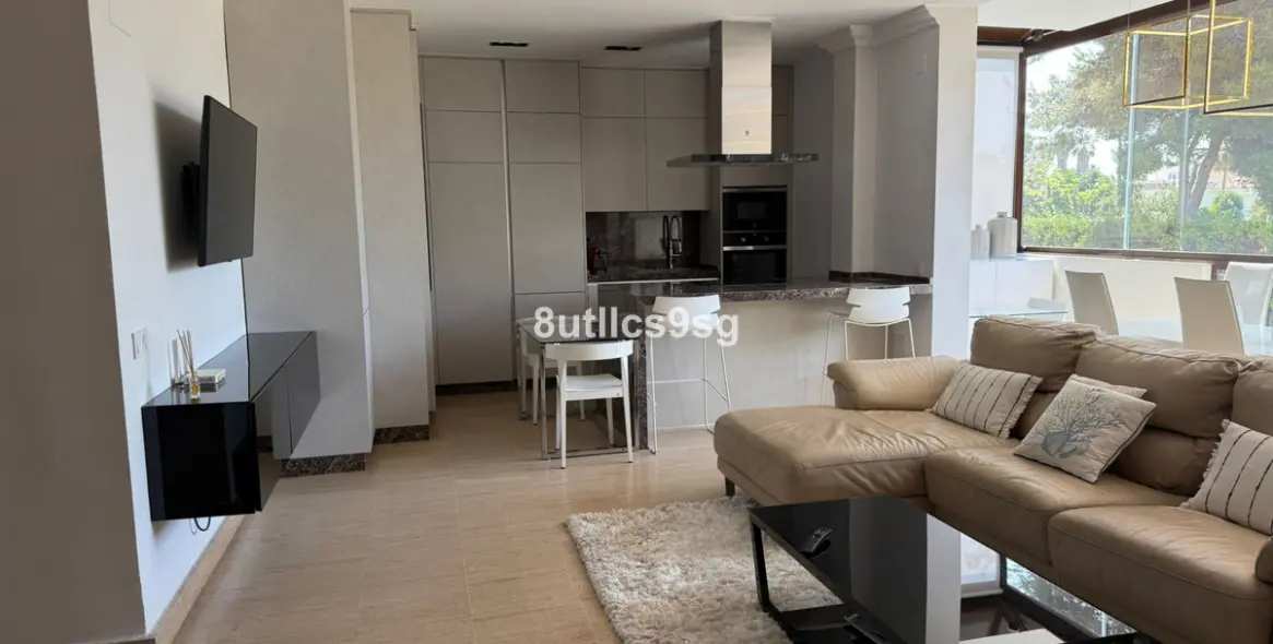 Sale of middle floor apartment in Estepona 32