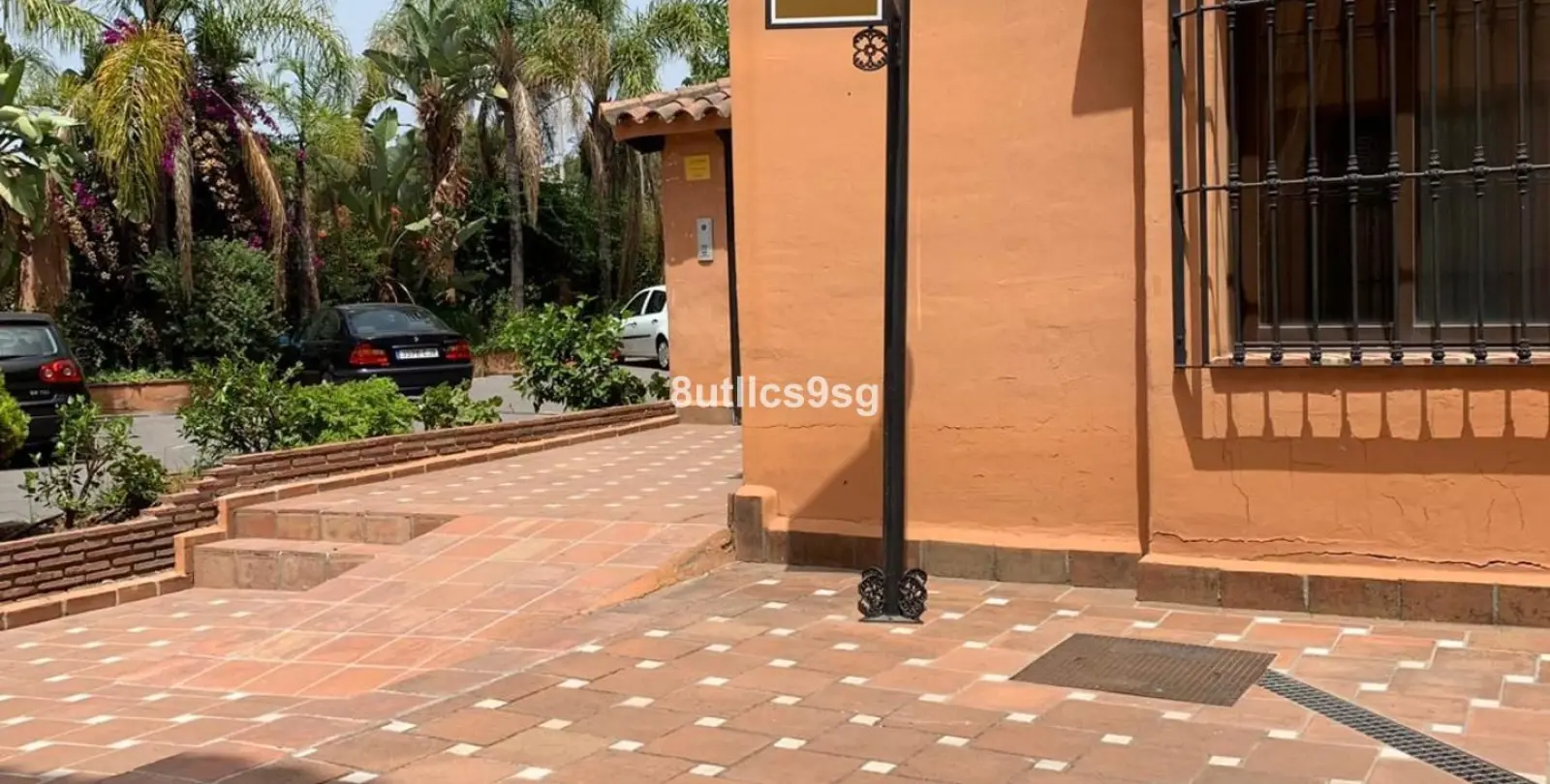 Продажа апартаментов на среднем этаже в Estepona 13