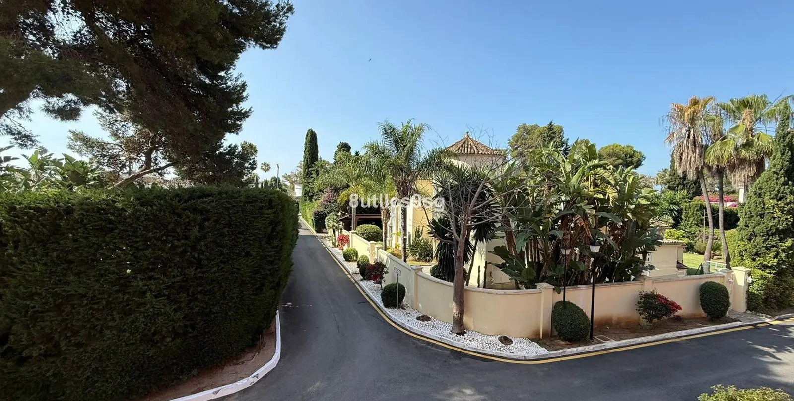 Продажа апартаментов на среднем этаже в Estepona 24