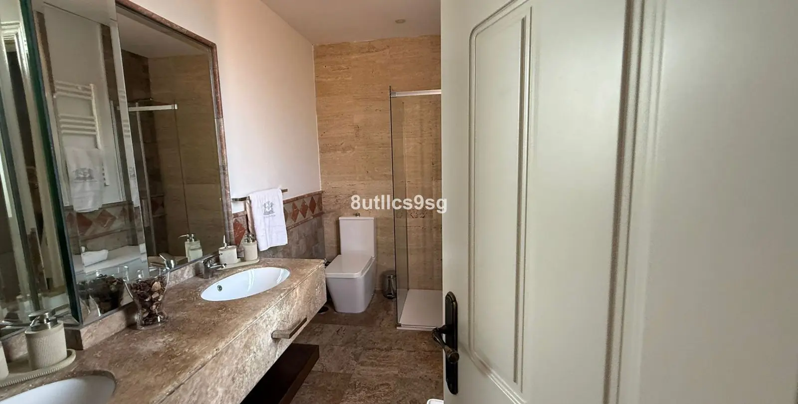Продажа апартаментов на среднем этаже в Estepona 27