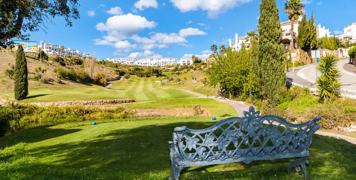 Venta de parcela residencial en New Golden Mile 13