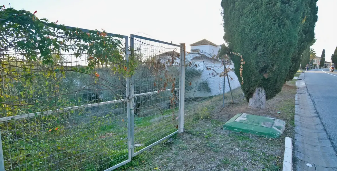 Sale of residential plot in Mijas Golf 5
