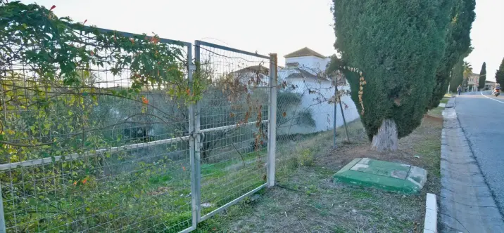 Продажа  жилого участка в Mijas Golf 4