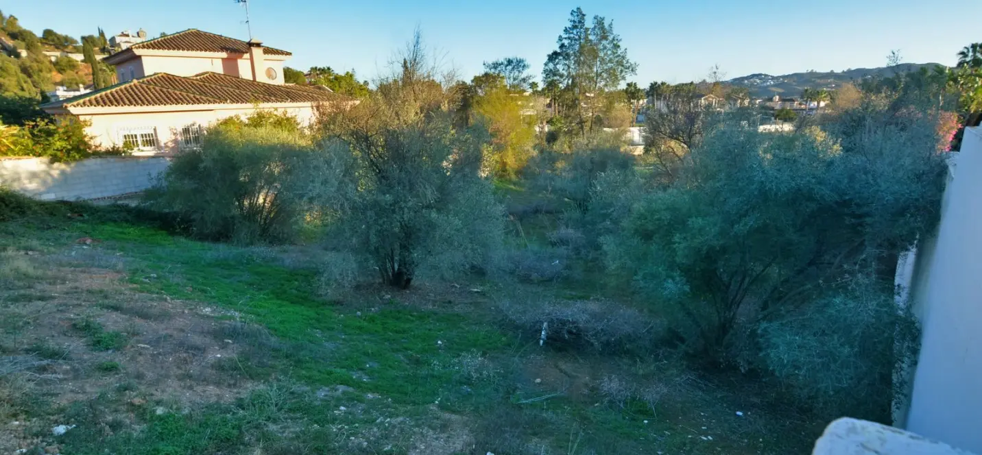 Продажа  жилого участка в Mijas Golf 2