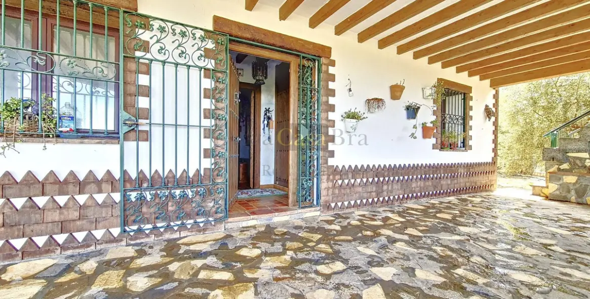 Продажа  отдельно стоящей виллы в Canillas de Albaida 5