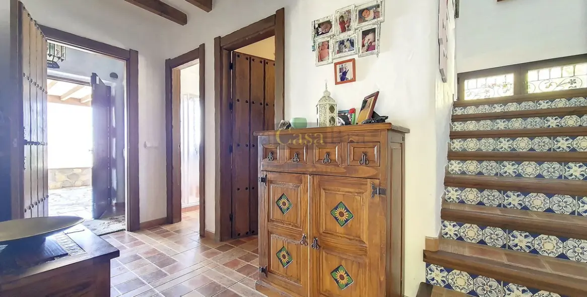 Продажа  отдельно стоящей виллы в Canillas de Albaida 11