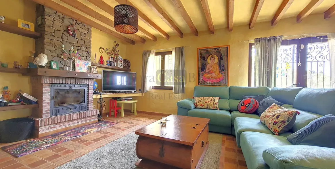 Продажа  отдельно стоящей виллы в Canillas de Albaida 15