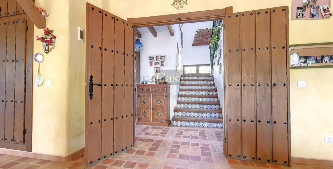 Продажа  отдельно стоящей виллы в Canillas de Albaida 17