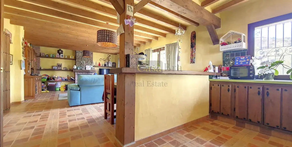 Продажа  отдельно стоящей виллы в Canillas de Albaida 19