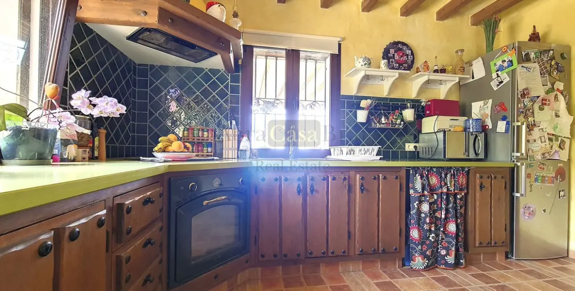 Продажа  отдельно стоящей виллы в Canillas de Albaida 20