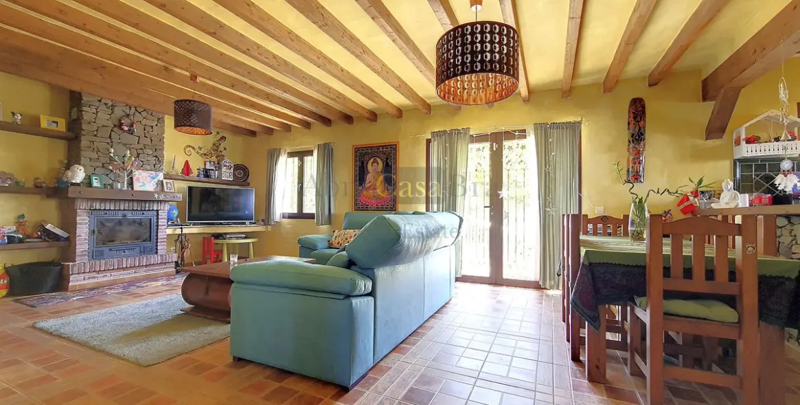 Продажа  отдельно стоящей виллы в Canillas de Albaida 22