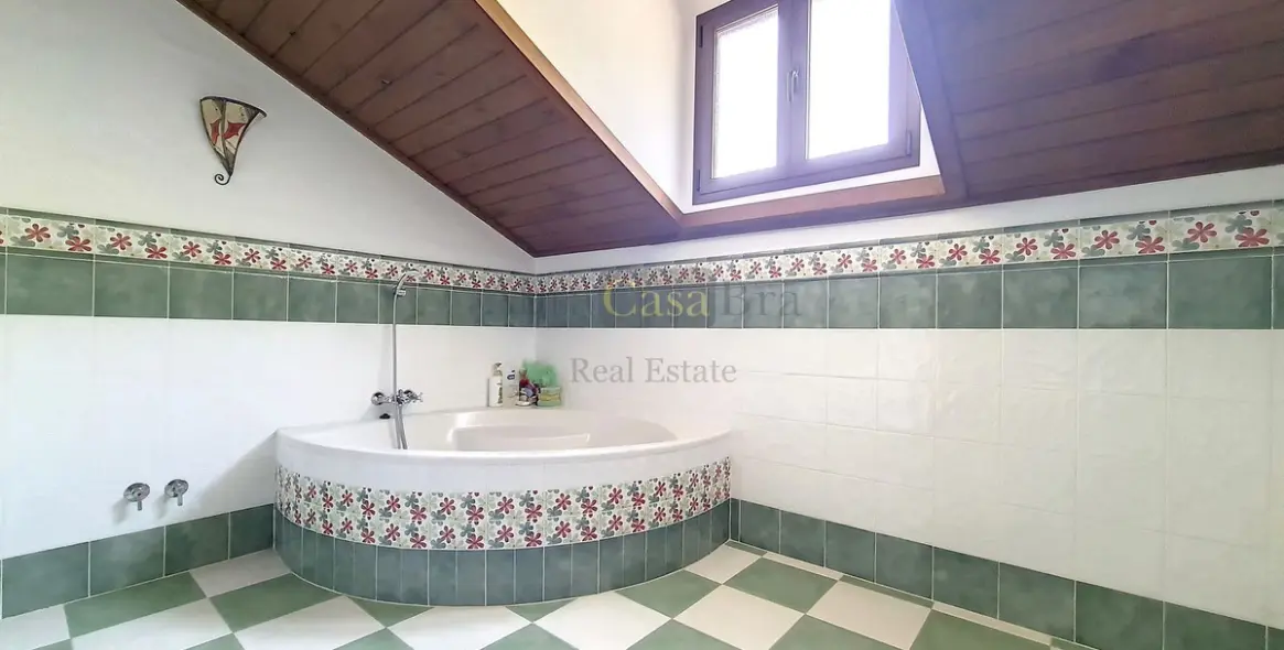 Продажа  отдельно стоящей виллы в Canillas de Albaida 29