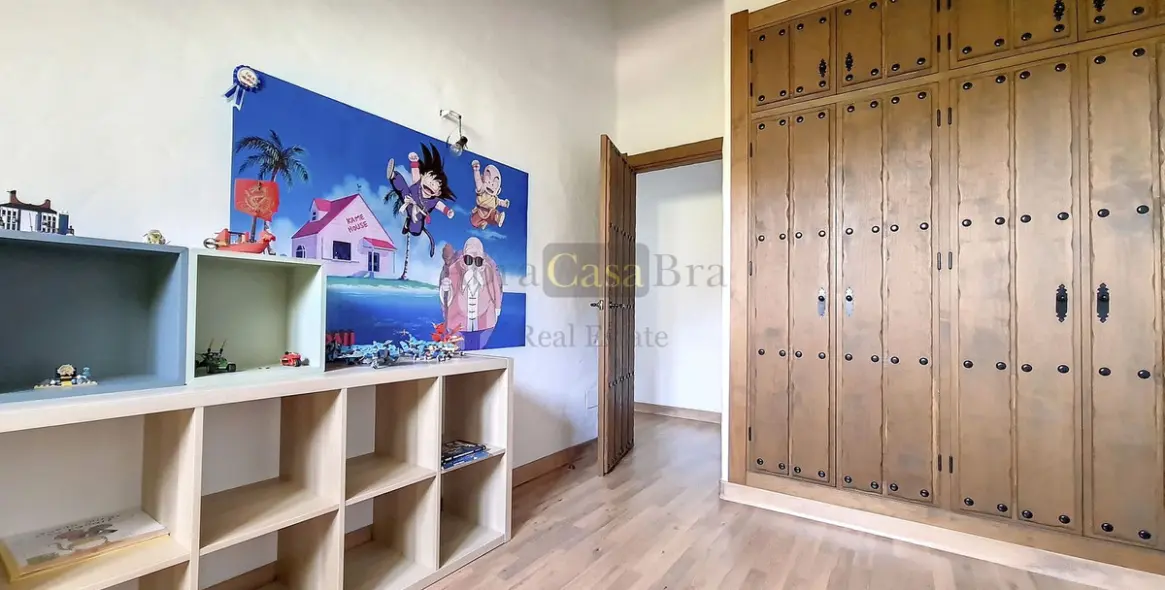 Продажа  отдельно стоящей виллы в Canillas de Albaida 30