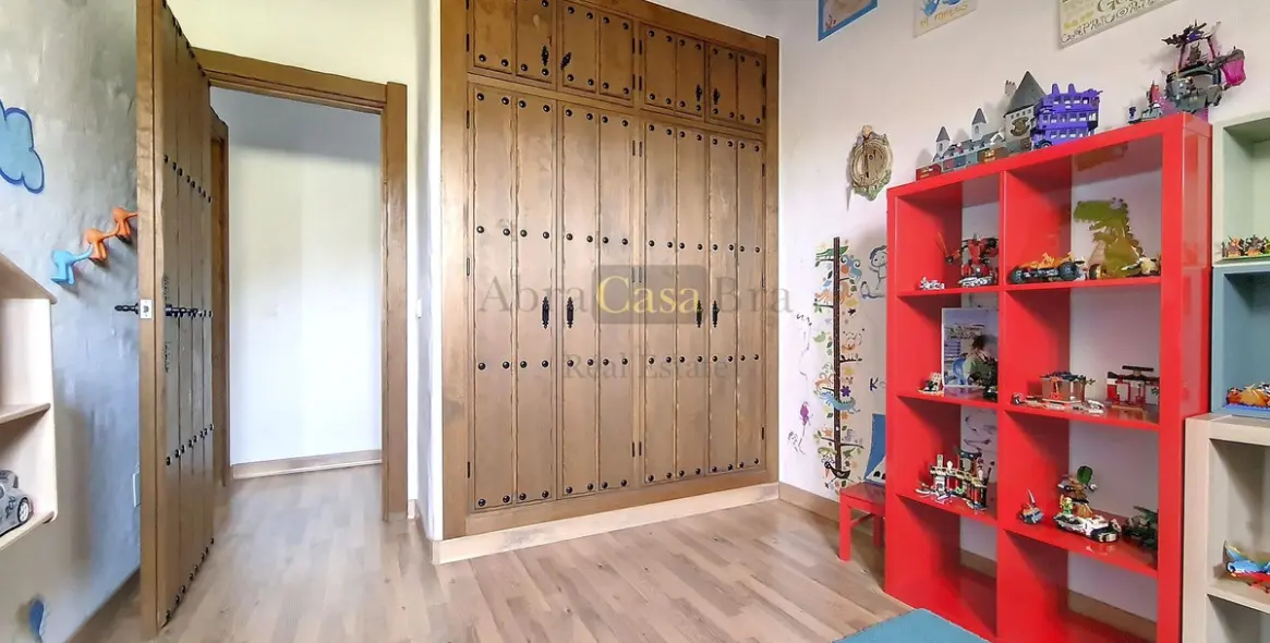 Продажа  отдельно стоящей виллы в Canillas de Albaida 33