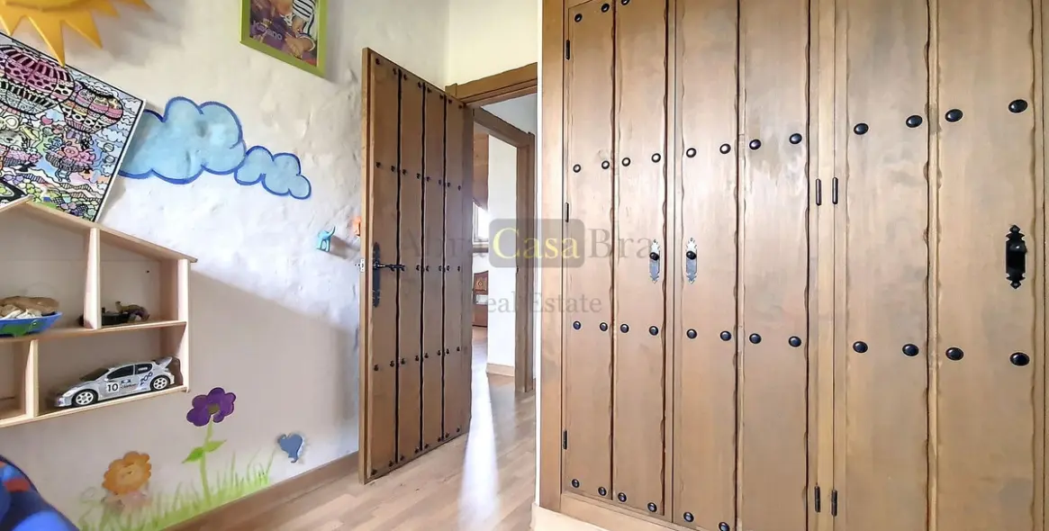 Продажа  отдельно стоящей виллы в Canillas de Albaida 34