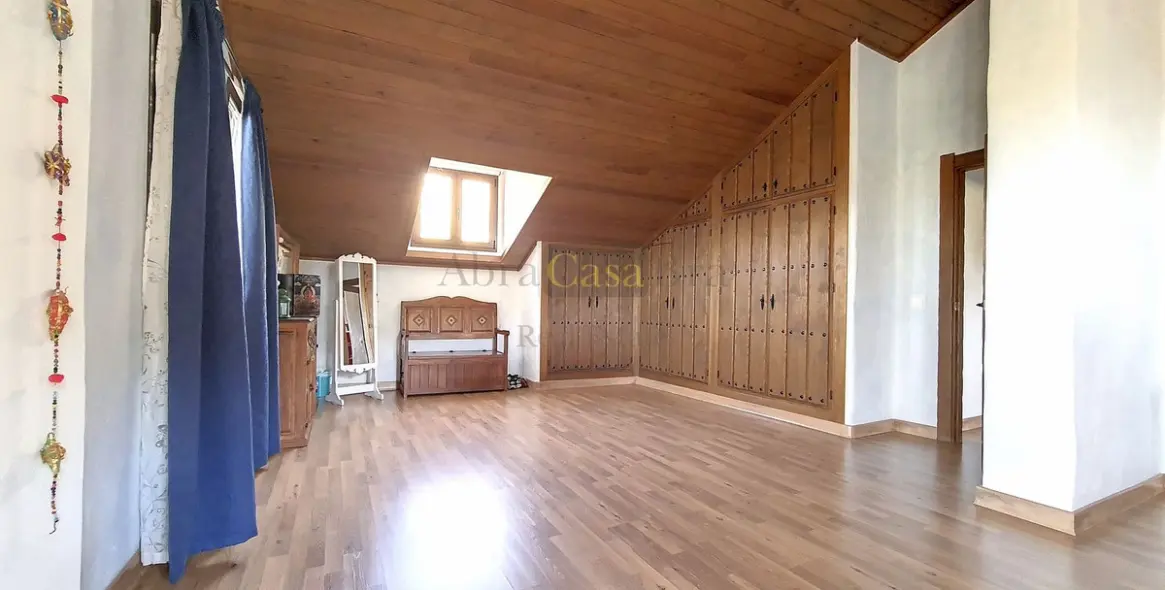 Продажа  отдельно стоящей виллы в Canillas de Albaida 37