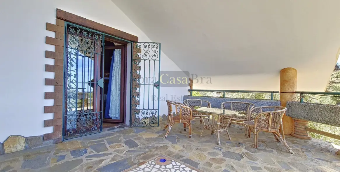 Продажа  отдельно стоящей виллы в Canillas de Albaida 39