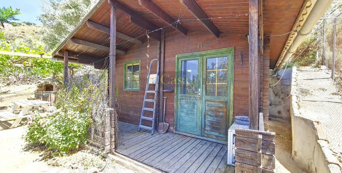 Продажа  отдельно стоящей виллы в Canillas de Albaida 45