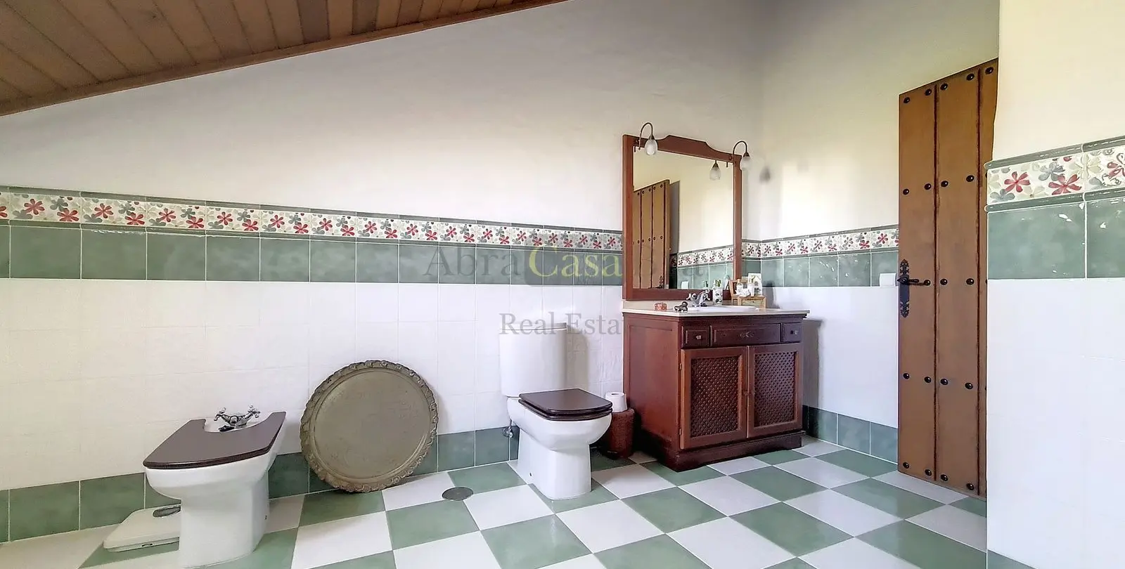 Продажа  отдельно стоящей виллы в Canillas de Albaida 28